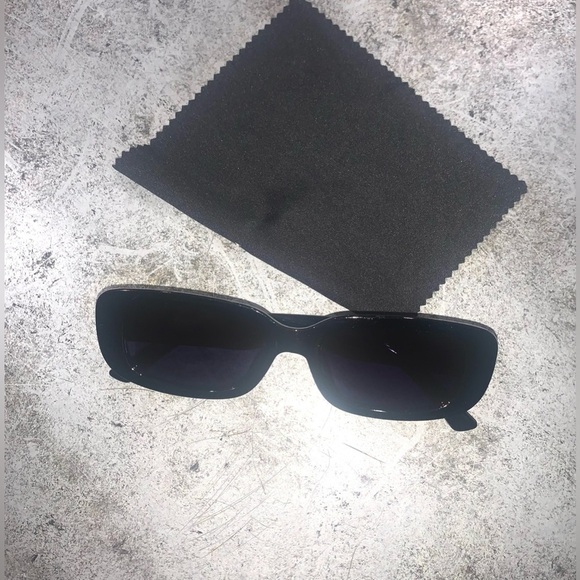Rectangular Black Retro trendy Women’s Sunglasses new 100% UV400 protection - Picture 10 of 14